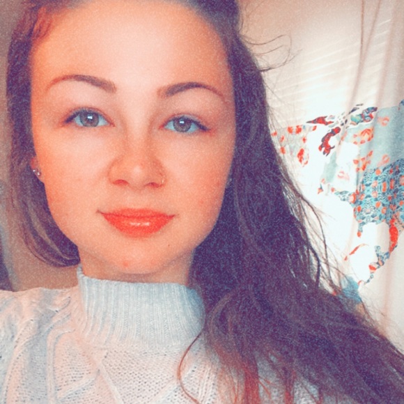 Meet your Posher, Sarah - Picture 1 of 1